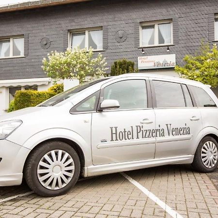 Hotel Pizzeria Venezia Sohren ภายนอก รูปภาพ