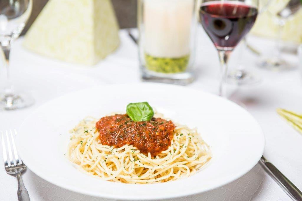Hotel Pizzeria Venezia Sohren ภายนอก รูปภาพ