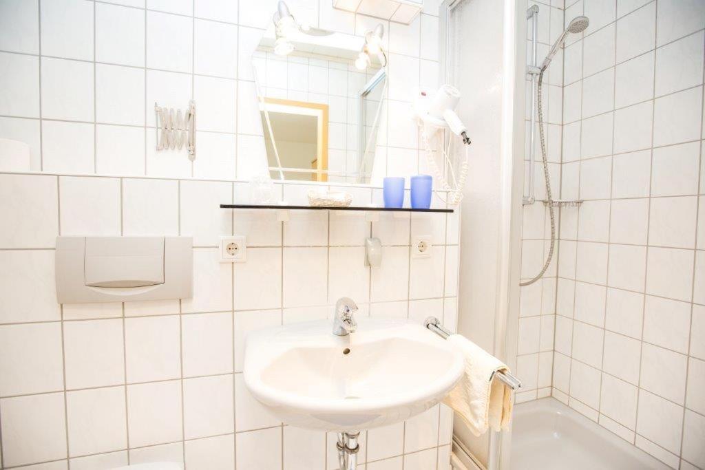 Hotel Pizzeria Venezia Sohren ภายนอก รูปภาพ